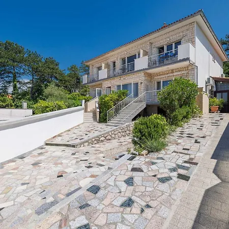 Karla With Beautiful Sea View Apartamento Šilo