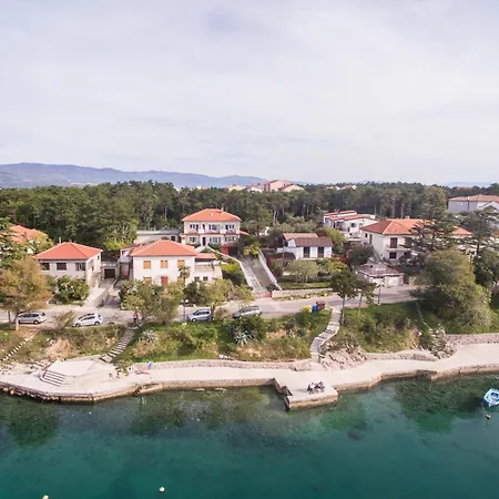 Karla With Beautiful Sea View سيلو