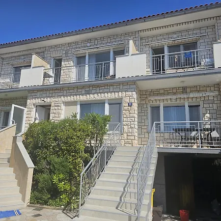Apartment Karla With Beautiful Sea View