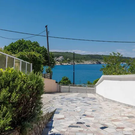 Karla With Beautiful Sea View Apartment