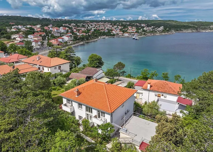 Karla With Beautiful Sea View Apartament